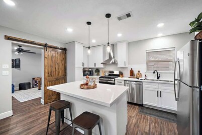 Arcade Fun: Game Room, Patio & 2 King Beds