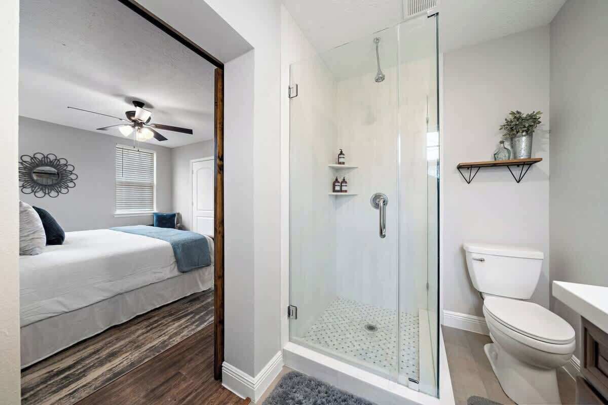 Bathtub, hair dryer, towels