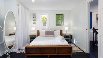 2 bedrooms, desk, iron/ironing board, travel crib