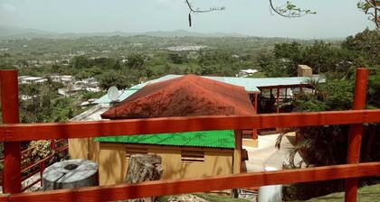 La Casita de Abuela ~ 5★ Location, ♛Queen Bed, A/C