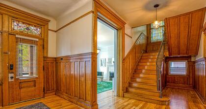 Huge 6 bed, 3.5 Bath Home 2 KING BEDS FAMILY SHAW NEIGHBORHOOD