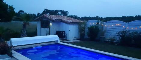 Outdoor pool, a heated pool