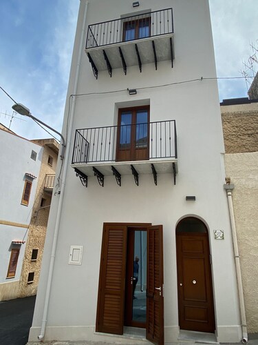 Renovated Holiday House in Castellammare del Golfo - Historic Center