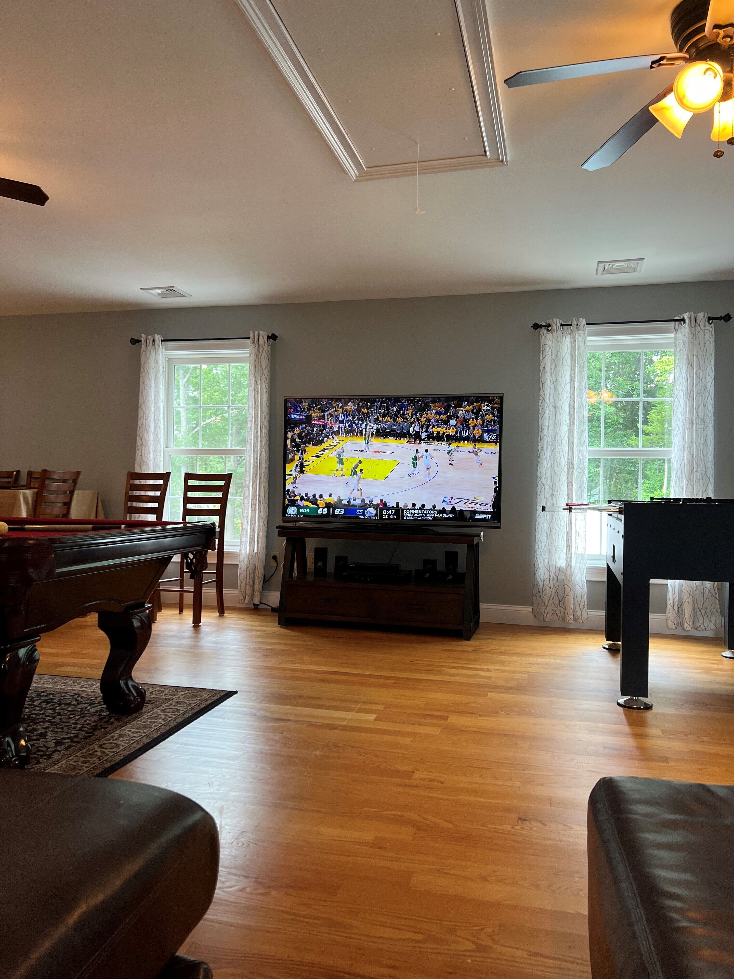 Charming New England town with HOT TUB and GAME ROOM