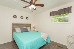 2 bedrooms, travel cot