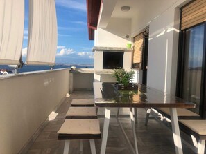 Appartement (Three Bedroom Apartment with Terrace ) | Balcon