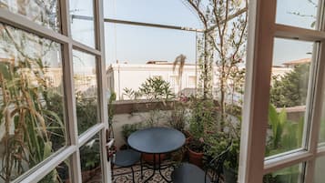 Standard Room 8 | 1 bedroom, Egyptian cotton sheets, premium bedding, in-room safe