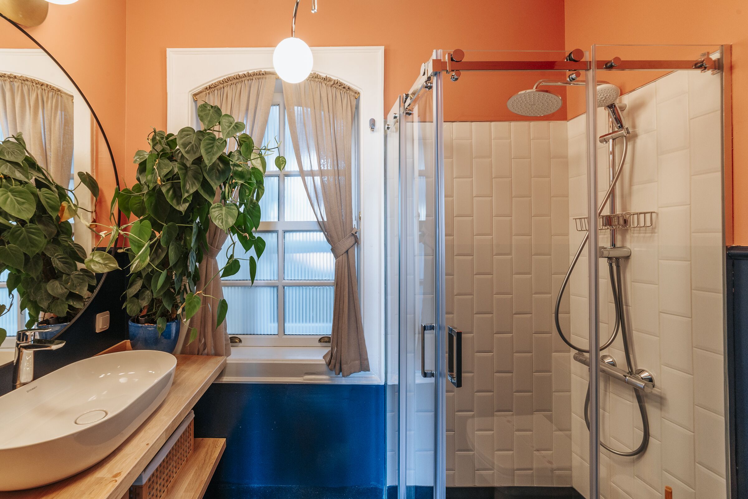 Standard Room, Sea View | Bathroom | Shower, rainfall showerhead, designer toiletries, hair dryer