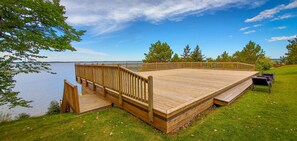 Terrace/patio - Breezy Hills - unit 2; Lake Bemidji, King bd, Kayaks, PB Trail! (Bemidji)