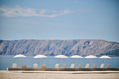 Beach. Aminess Vival Casa Lisanj