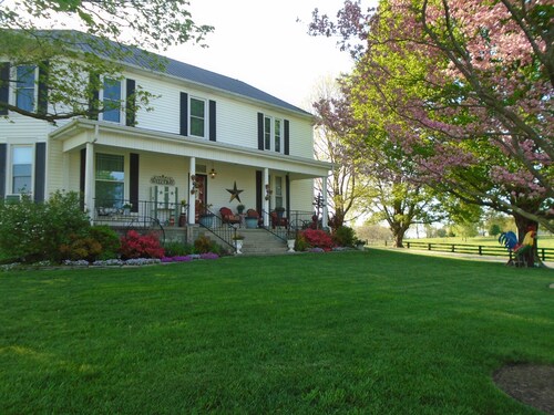  Farmhouse in the Country-Perfect Place to Relax and Enjoy Family and Friends!