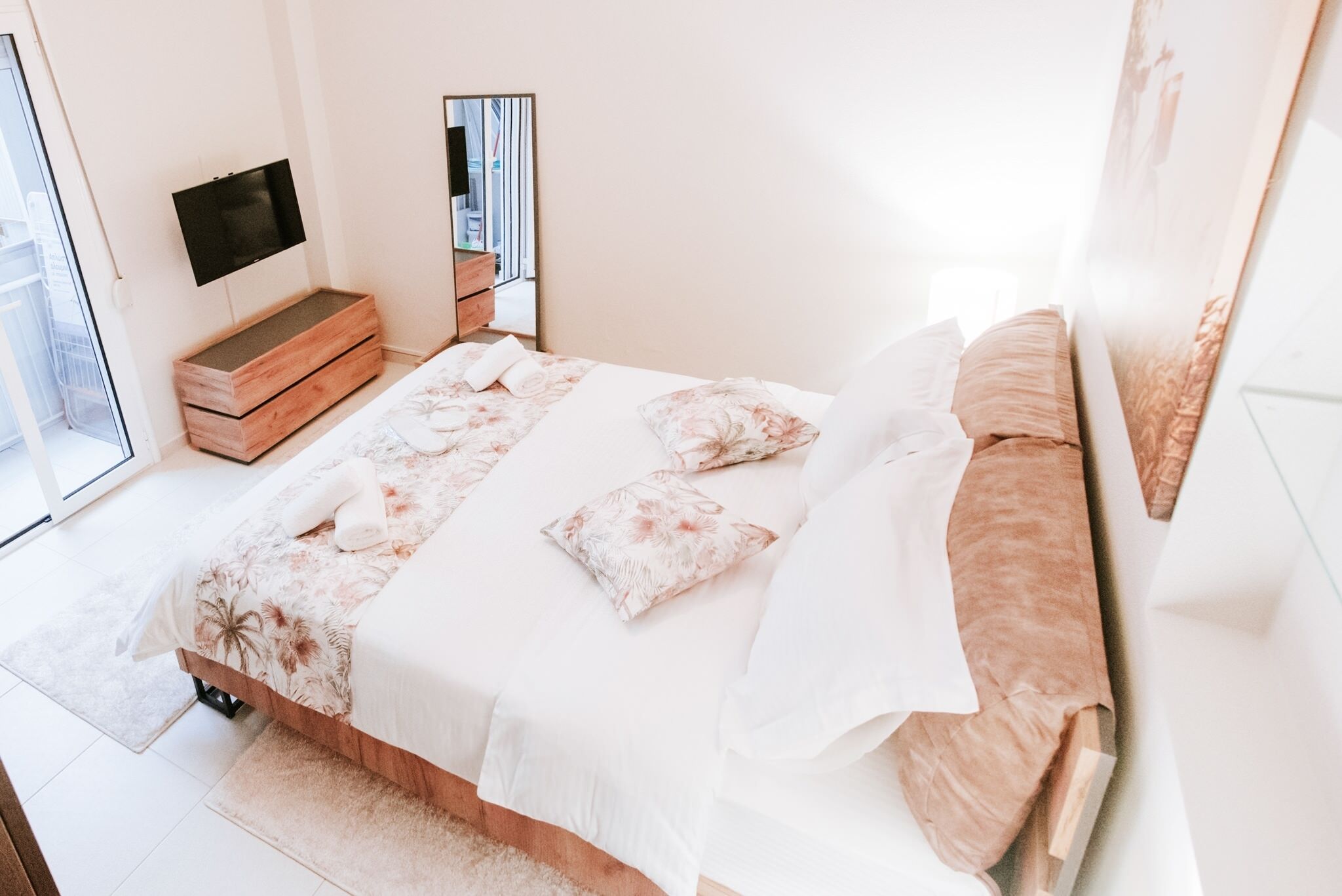 Best House, Ellinos Stratioutou, Ayia, Patra