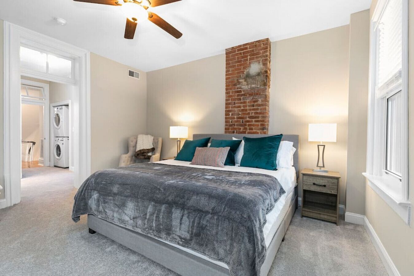 Victor · Elegant 3 Story Historic Rmdl *Sleeps 18* - Pets