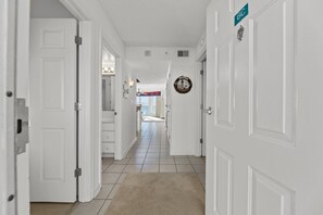 Interior - Direct Oceanfront 3 Bed/3 Bath Condo in Cherry Grove (North Myrtle Beach)