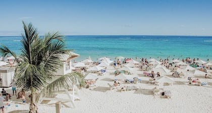 VOTED MOST LUXURIOUS! MODERN 3 Bedroom 100 steps to White Sand & Turquoise Water