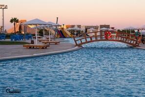 3 piscinas al aire libre