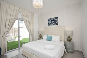 Deluxe Apartment | 3 bedrooms, in-room safe, individually decorated, individually furnished - 3B-Urbana 1-37-G04 (Dubai)