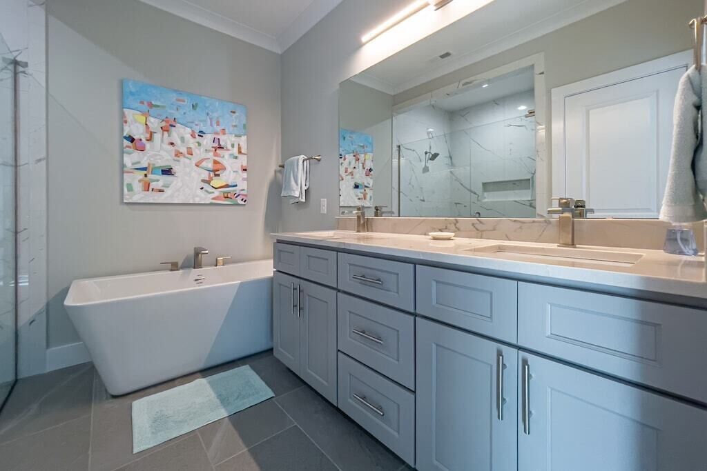 OIB EAST END PARADISE  Private Pool Family Layout and Ocean Views  Sleeps 12-14.