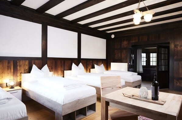 4 soverom, wi-fi (inkludert) og sengetøy