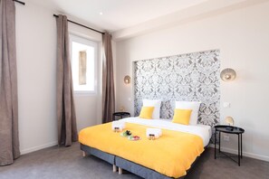 3 bedrooms, iron/ironing board, free WiFi, bed sheets - 4 rooms, Forville, near Palais des Festivals (Cannes)