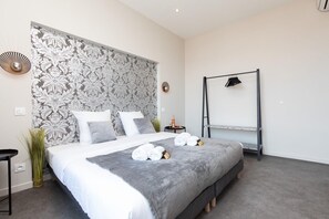3 bedrooms, iron/ironing board, free WiFi, bed sheets - 4 rooms, Forville, near Palais des Festivals (Cannes)