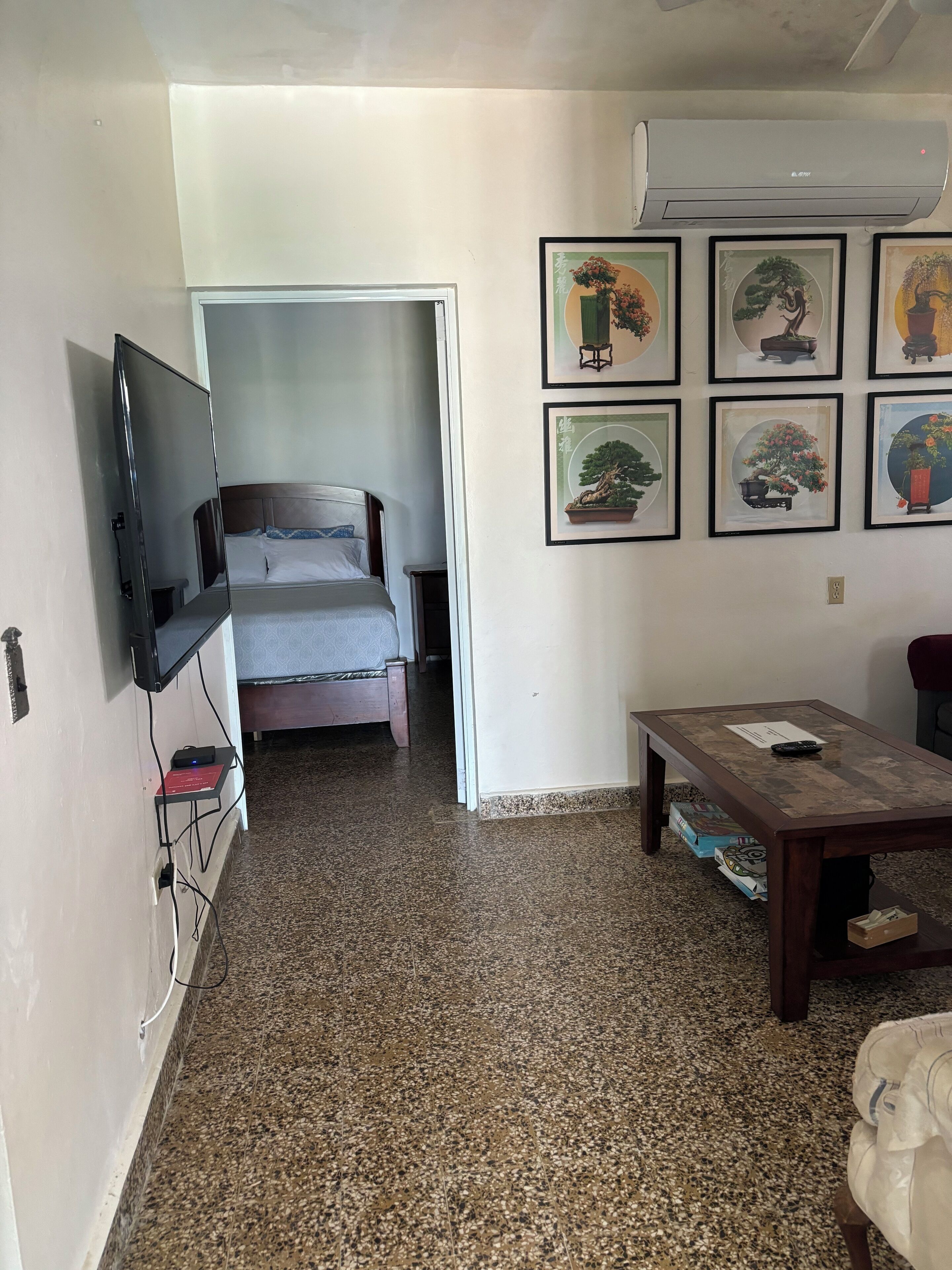 3 bedrooms, desk, iron/ironing board, free WiFi