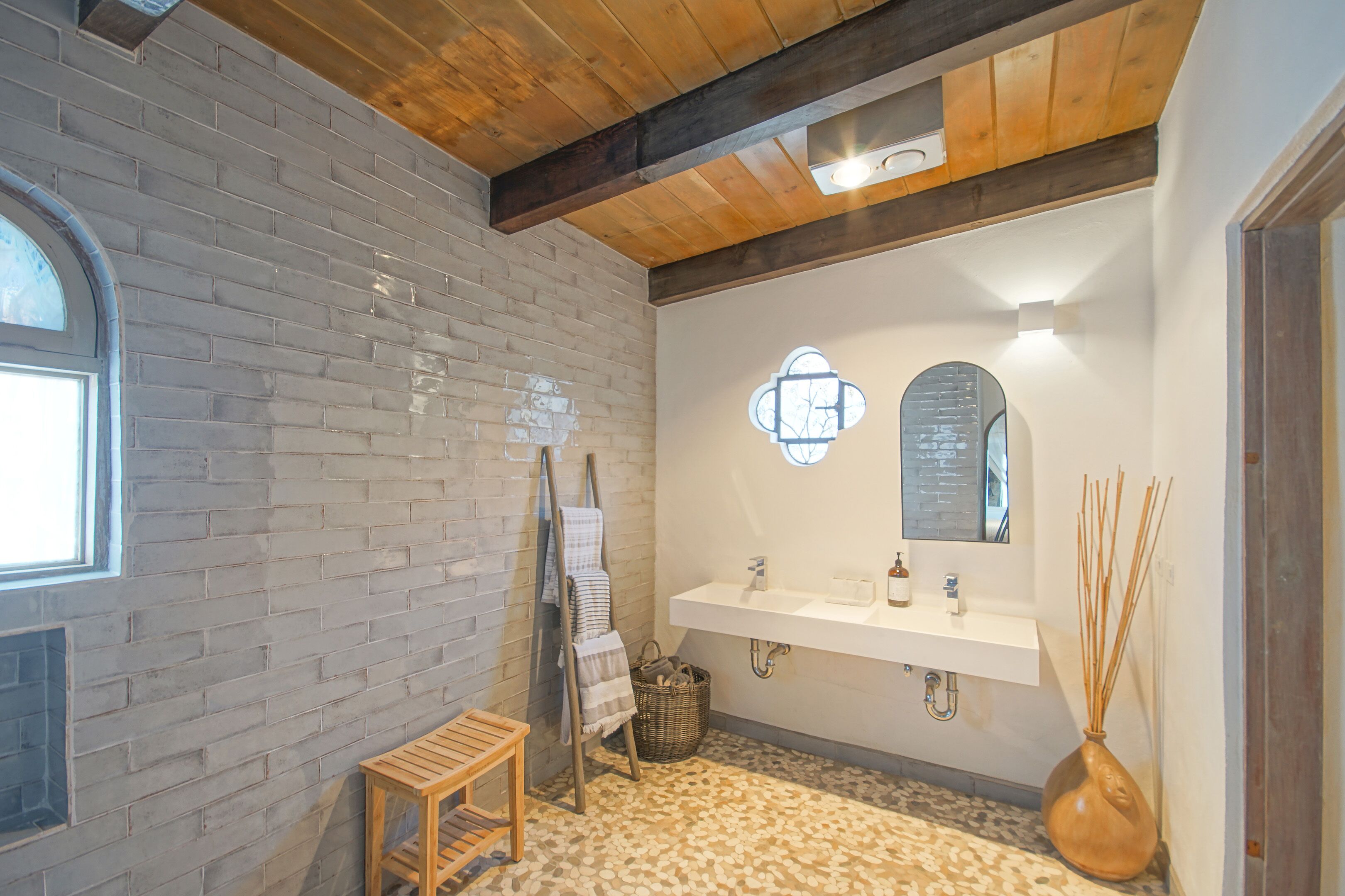 Las Gaviotas_Front Row