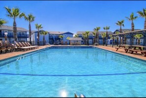Piscine extérieure