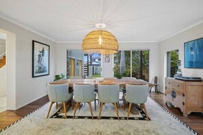 Dining - Sorrento Waterfront 4Bd, Pool  Pet friendly (Gold Coast)