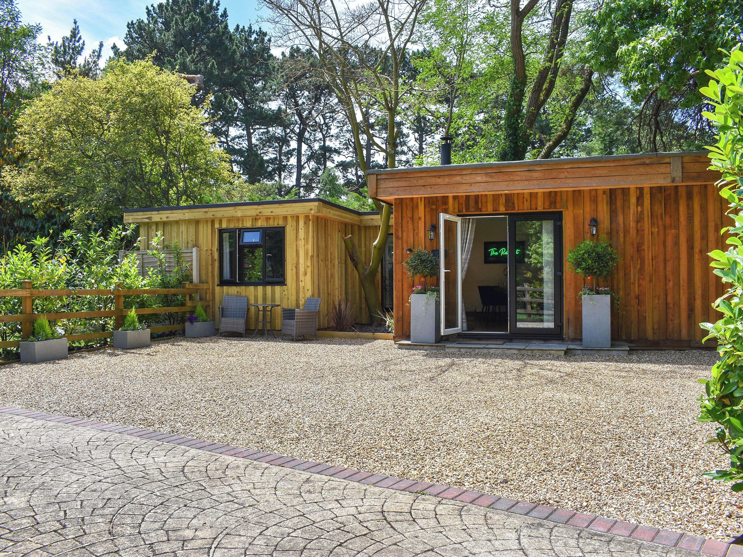 المنشأة من الخارج