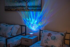 3 bedrooms, desk, iron/ironing board, free WiFi