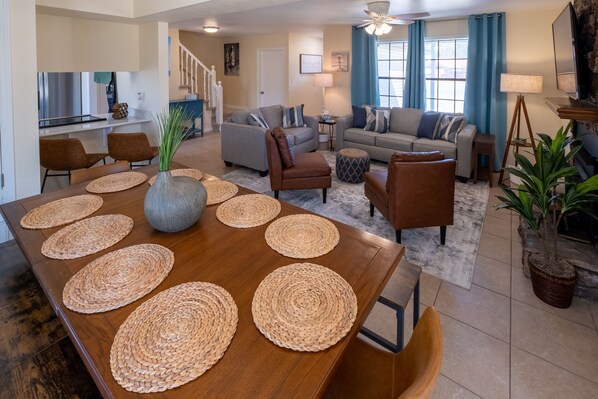 Smart TV, computer monitors