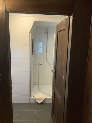 Baignoire, serviettes fournies