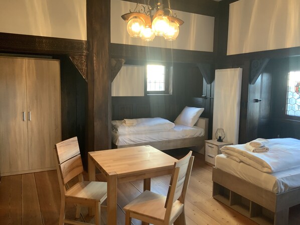 4 chambres, Wi-Fi gratuit, draps fournis