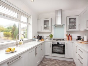 Dishwasher, cookware/dishes/utensils