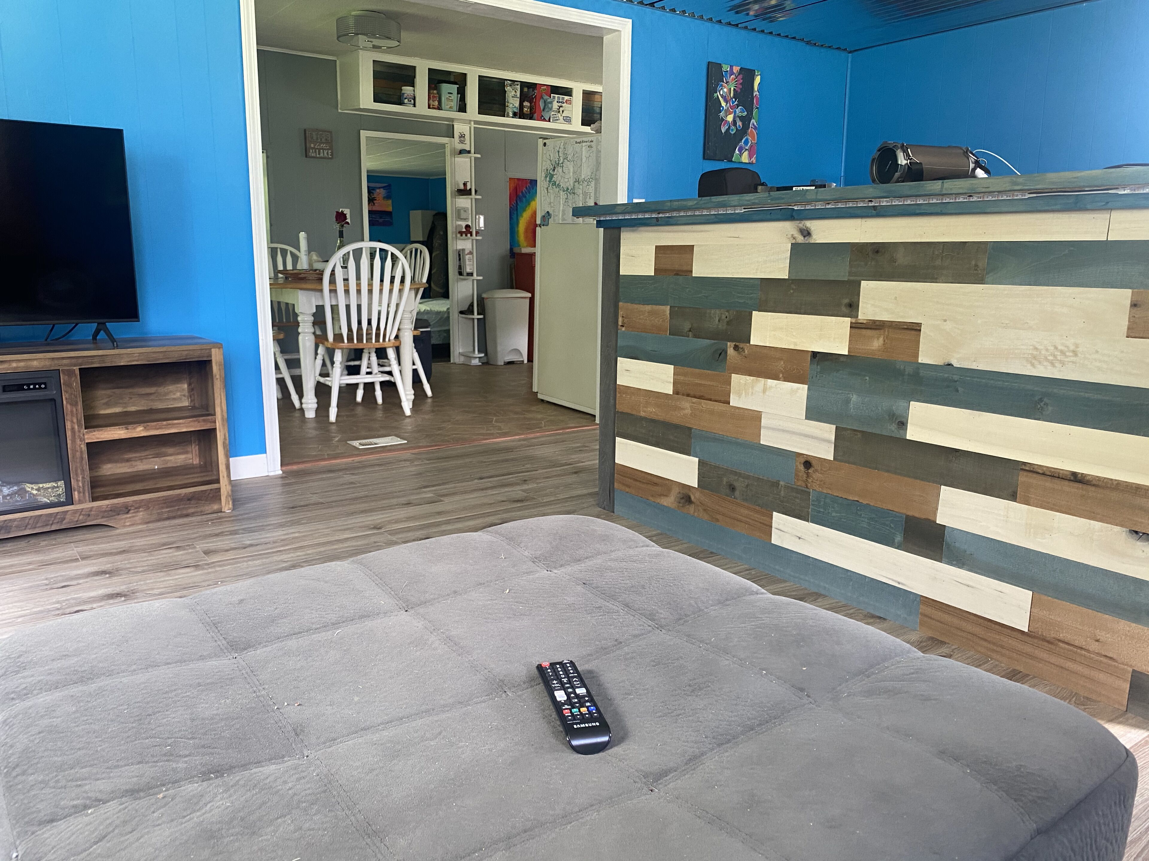 2 Minutes to Rough River Lake, Boat Ramp, Nick's Boat Dock, Campground, & Beach!