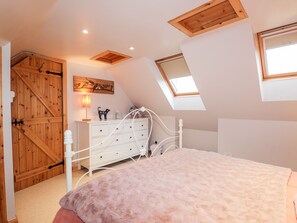 Cottage | 3 bedrooms, individually decorated, individually furnished, free WiFi - Bogindour Cottage (Muir of Ord)