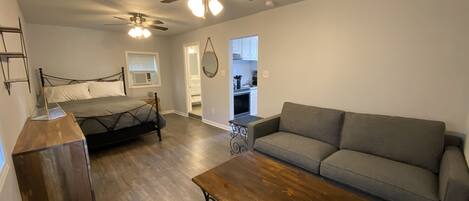 Bügeleisen/Bügelbrett, kostenloses WLAN, Bettwäsche