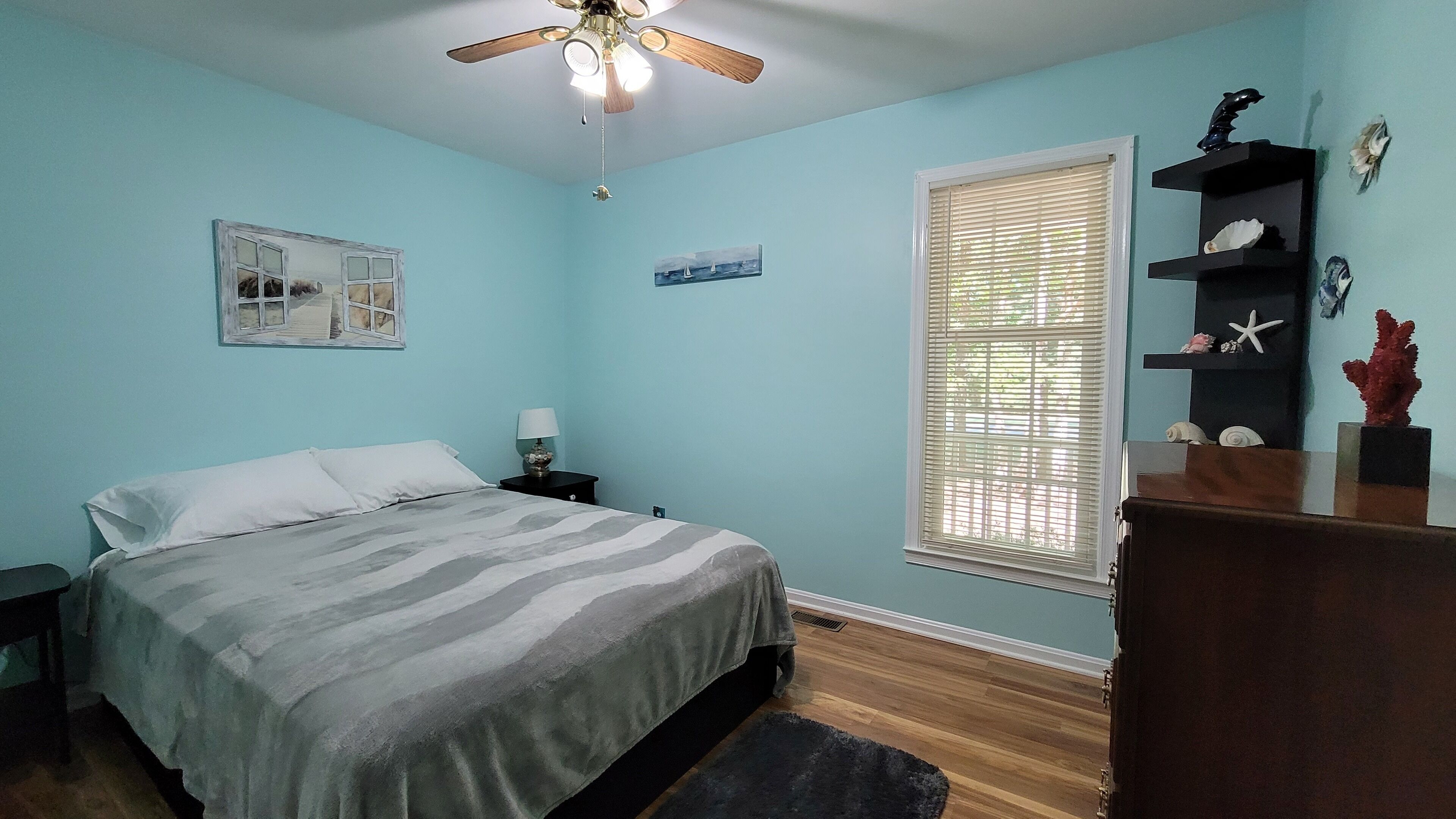 Beautifully Remodeled 3 BR, Ocean Pines, 6 miles to Ocean City