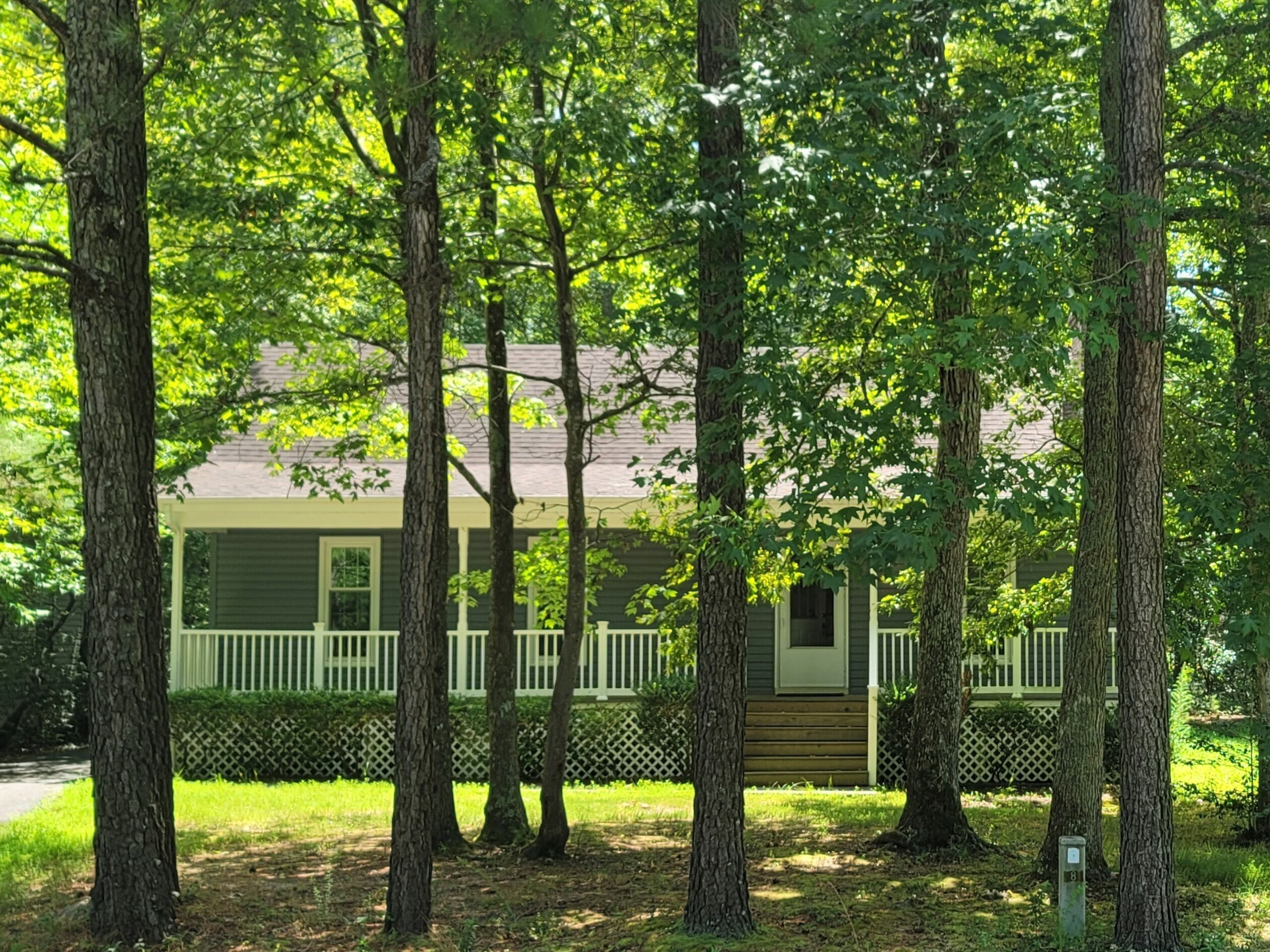 Beautifully Remodeled 3 BR, Ocean Pines, 6 miles to Ocean City