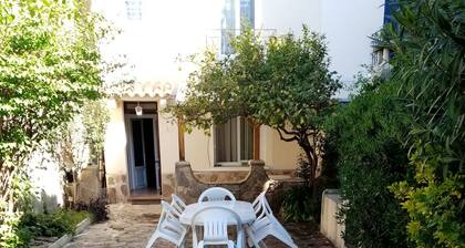 2 bedroom private vacation home in toulon