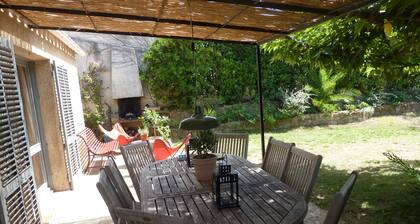 Maison composée de 2 mas sur le domaine de Valcros