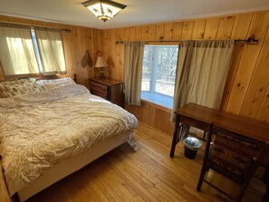 2 bedrooms, desk, free WiFi, bed sheets - Adirondack A-Frame - Ski/Cozy/Mountain Retreat (Jay)
