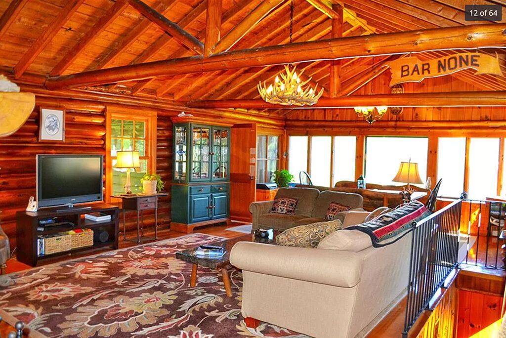 Beautiful Lakeside Log Home W/Steam Room