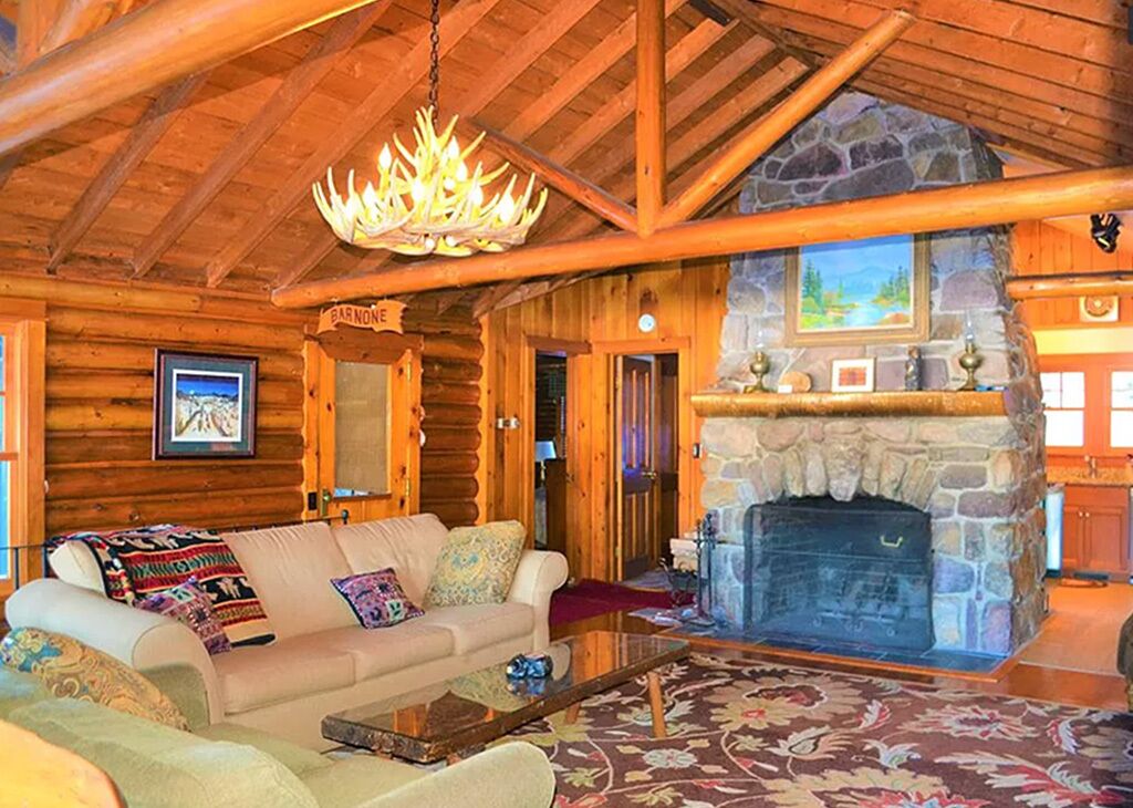 Beautiful Lakeside Log Home W/Steam Room