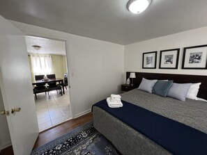 3 habitaciones, tabla de planchar con plancha, wifi y ropa de cama