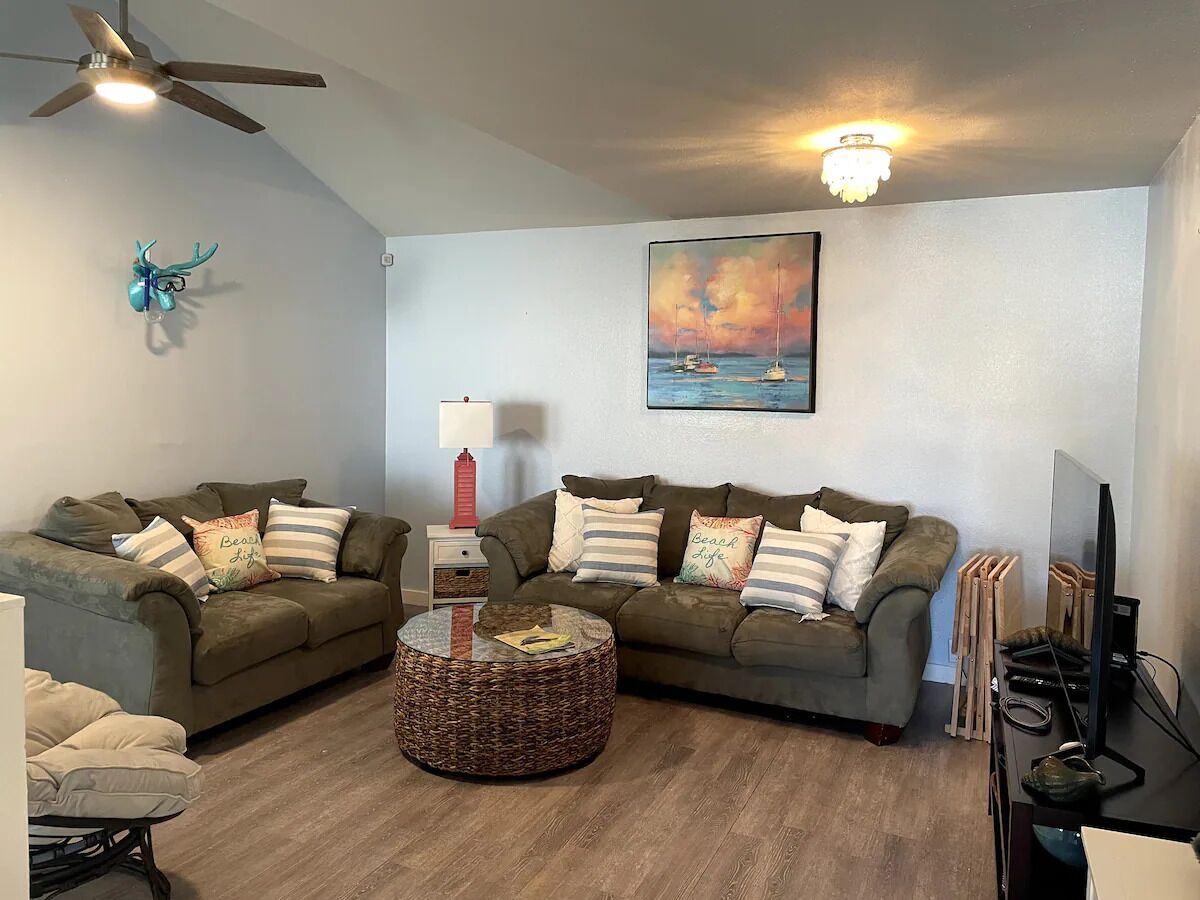 New! Casita Dorado Beach House** Walking distance to the beach