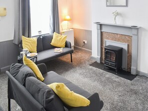 Living area - 2 bedroom accommodation in York (York)