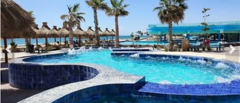 Piscine extérieure, piscine chauffée