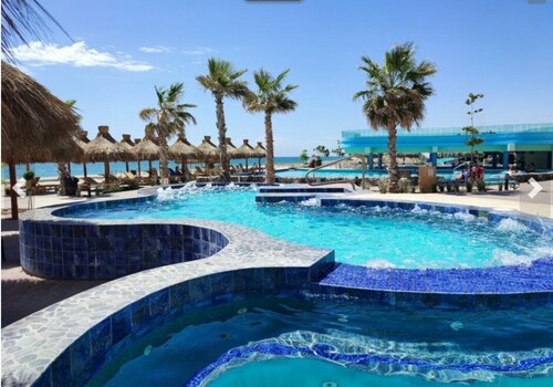 Oceanfront 3 bedroom  Luxury Condo!